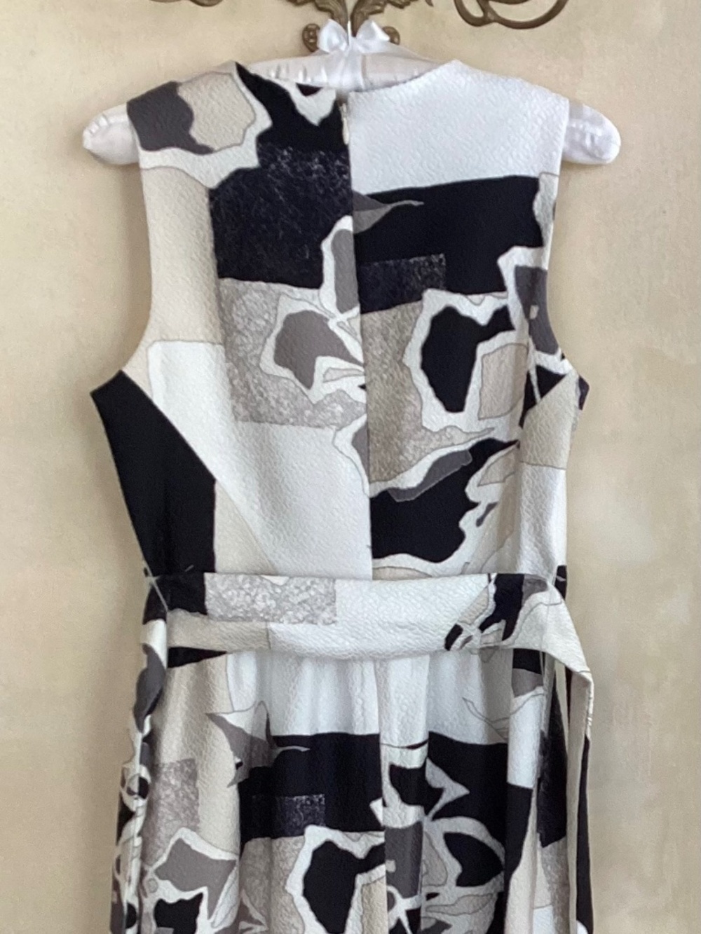 NATORI JACQUARD CREAM BLACK TAN SLEEVELESS MIDI DRESS SIZE 4 - Picture 7 of 13